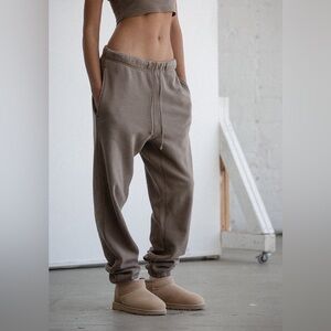 Elwood Core Sweatpants - NWT / Vintage Brown